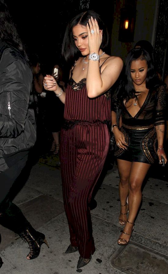 Kylie i Kendall Jenner będą musiały zapłacić za... awarię windy?