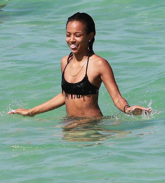 Rywalka Rihanny w bikini (FOTO) Rywalka Rihanny w bikini (FOTO)