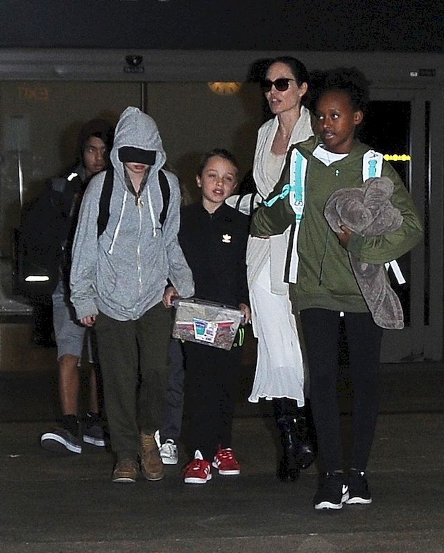 Angelina Jolie zadała ogromny CIOS Bradowi Pittowi! I to w Dzień Ojca! Angelina Jolie zadała ogromny CIOS Bradowi Pittowi! I to w Dzień Ojca!