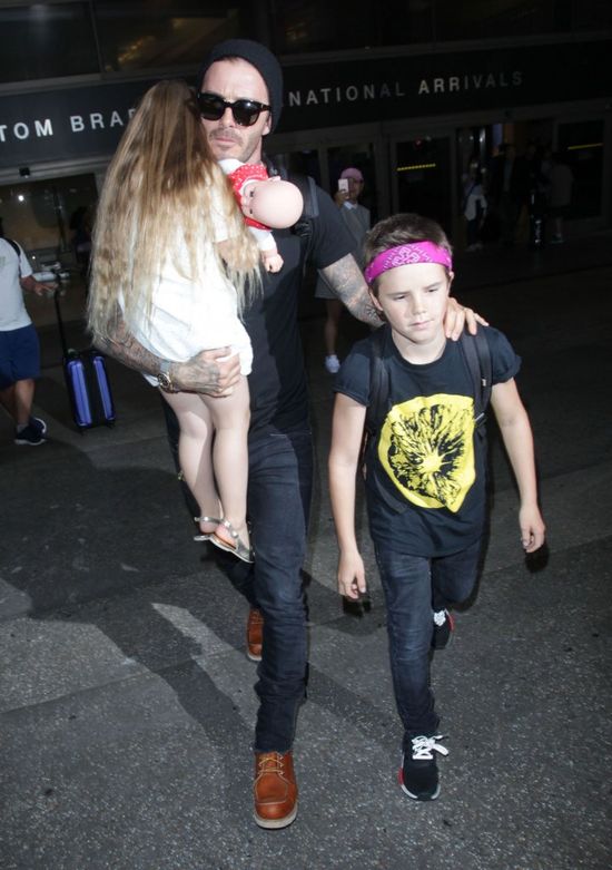 Synek Davida i Victorii Beckham wydał pierwszy singiel! (VIDEO) Synek Davida i Victorii Beckham wydał pierwszy singiel! (VIDEO)