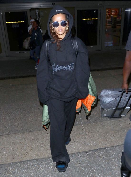 Rihanna w Warszawie! Relacja fanów na Twitterze potęguje napięcie! Rihanna w Warszawie! Relacja fanów na Twitterze potęguje napięcie!