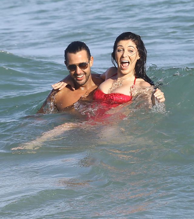 Przyjaciółka Kim Kardashian pokazała sutek na plaży (FOTO) Przyjaciółka Kim Kardashian pokazała sutek na plaży (FOTO)