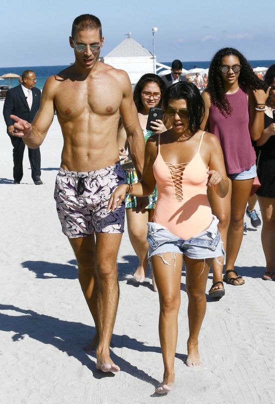 Kourtney Kardashian ma nowego chłopaka? Scott Disick nie będzie zadowolony! 