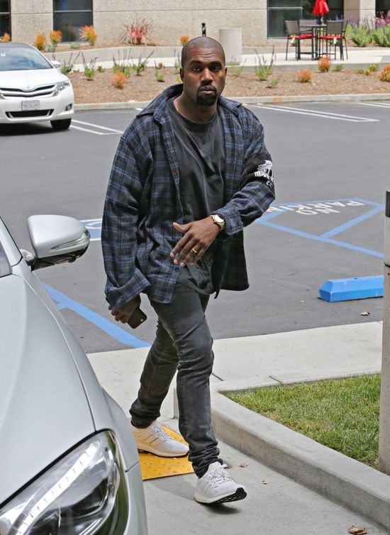 Kanye West ćpał i pił do nieprzytomności?! Kanye West ćpał i pił do nieprzytomności?!