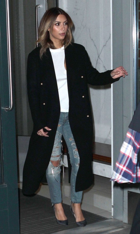 Kim Kardashian przestała wietrzyć piersi? (FOTO)