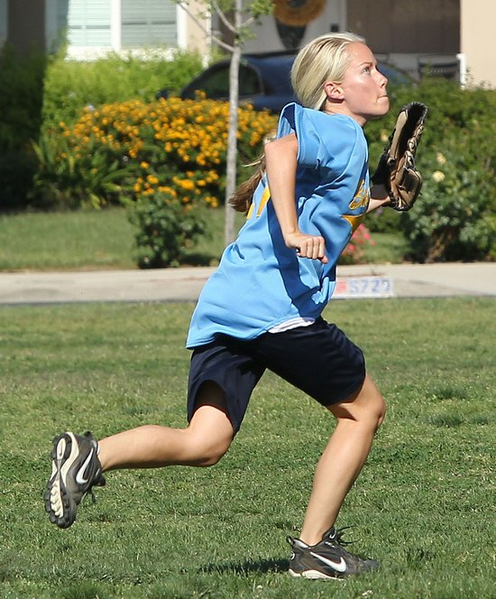 Tak się bawi króliczek Playboya (FOTO) Tak się bawi króliczek Playboya (FOTO)