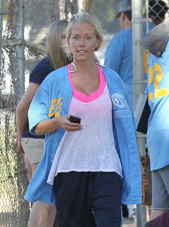 Tak się bawi króliczek Playboya (FOTO) Tak się bawi króliczek Playboya (FOTO)