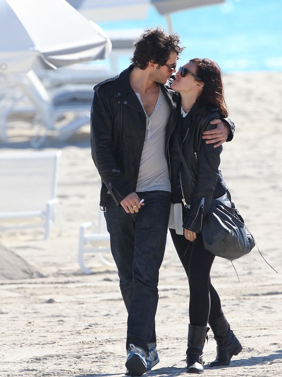 Z brzydkiego kaczątka urocza dziewczyna (FOTO)