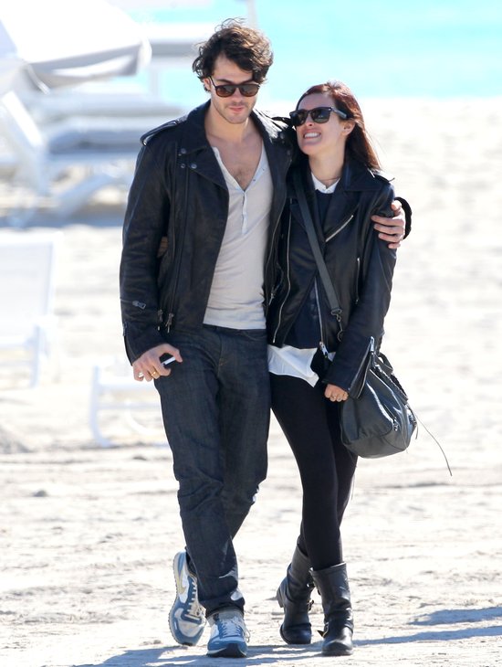 Z brzydkiego kaczątka urocza dziewczyna (FOTO)