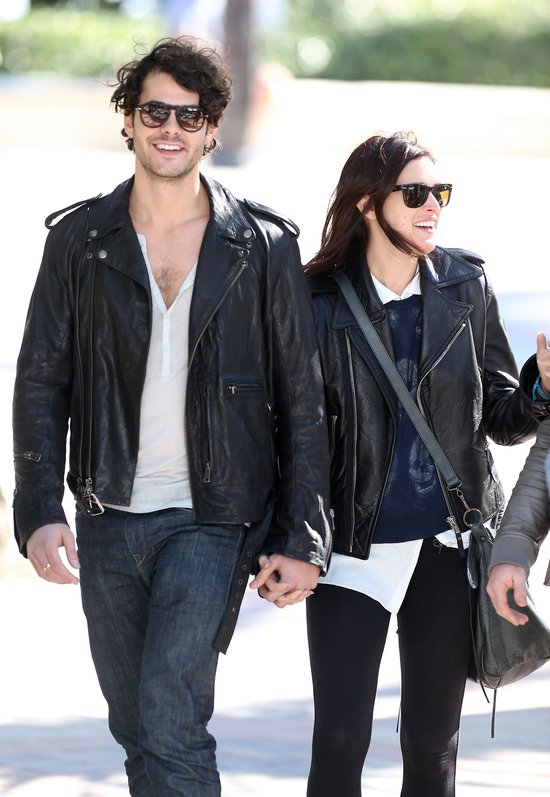 Z brzydkiego kaczątka urocza dziewczyna (FOTO)