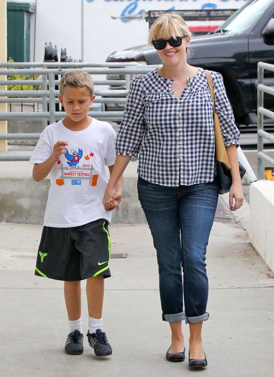 Reese Witherspoon po porodzie nie wygląda na gwiazdę (FOTO)