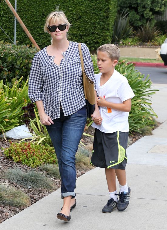 Reese Witherspoon po porodzie nie wygląda na gwiazdę (FOTO)