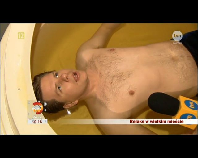 Filip Chajzer relaksuje się na bogato (FOTO) Filip Chajzer relaksuje się na bogato (FOTO)