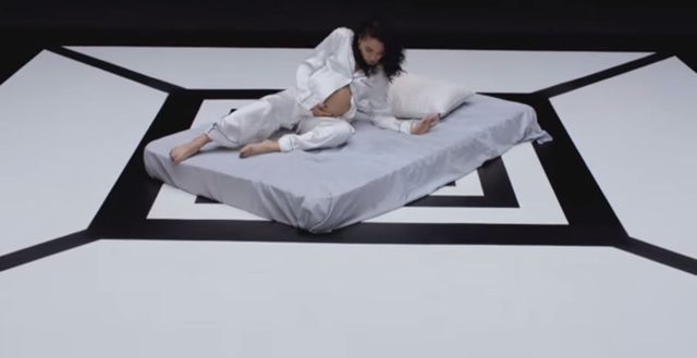 FKA Twigs szokuje w nowym video (VIDEO)