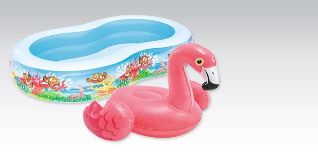 Flamingi rządzą i są WSZĘDZIE. W Biedronce będą wyspy - flamingi na basen