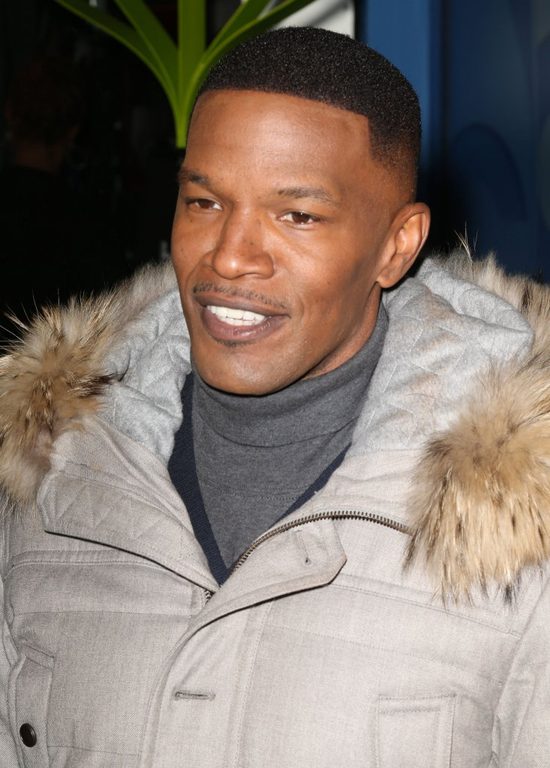 Katie Holmes od ponad roku spotyka się z nim w sekrecie Katie Holmes od ponad roku spotyka się z nim w sekrecie