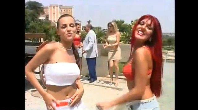 Silvio Berlusconi zaręczył się z 27-letnią Francescą Pascale