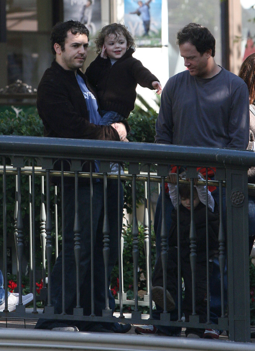 Poznajecie? Fred Savage jest już ojcem trójki dzieci