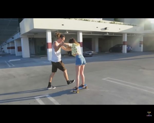 Louis Cole zrobił zdjęcie grupce afrykańskich dzieci (Inst)