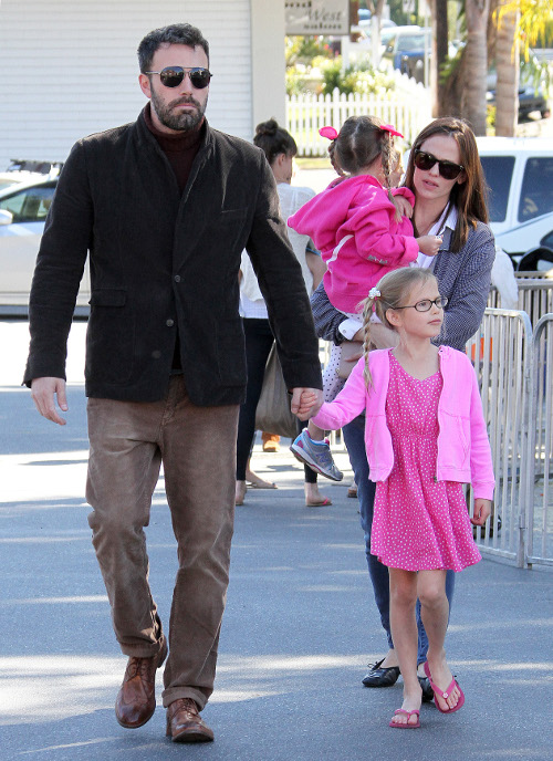 Ben Affleck oraz Jack Osbourne z rodzinami na bazarze (FOTO)