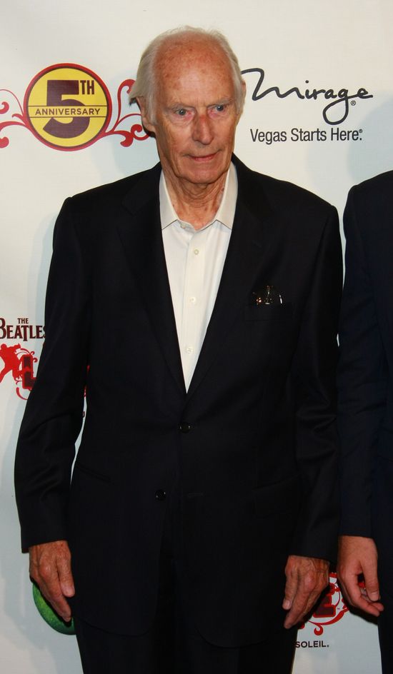 Sir George Martin nie żyje