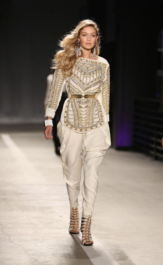 Olivier Rousteig nosił Kendall Jenner na rękach (FOTO) Olivier Rousteig nosił Kendall Jenner na rękach (FOTO)