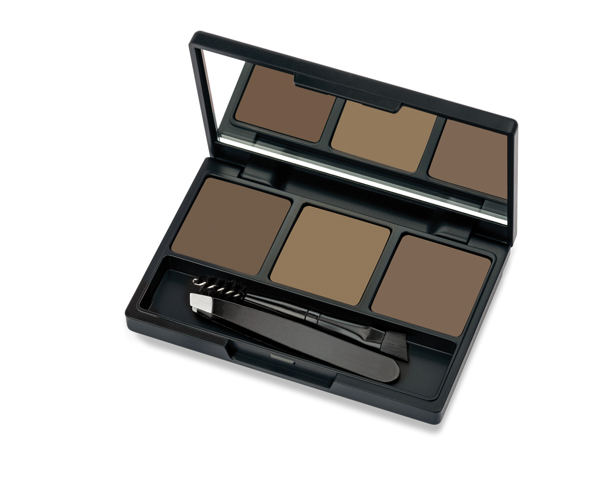 Trwały makijaż na studniówkę - jak go wykonać samodzielnie w domu? 