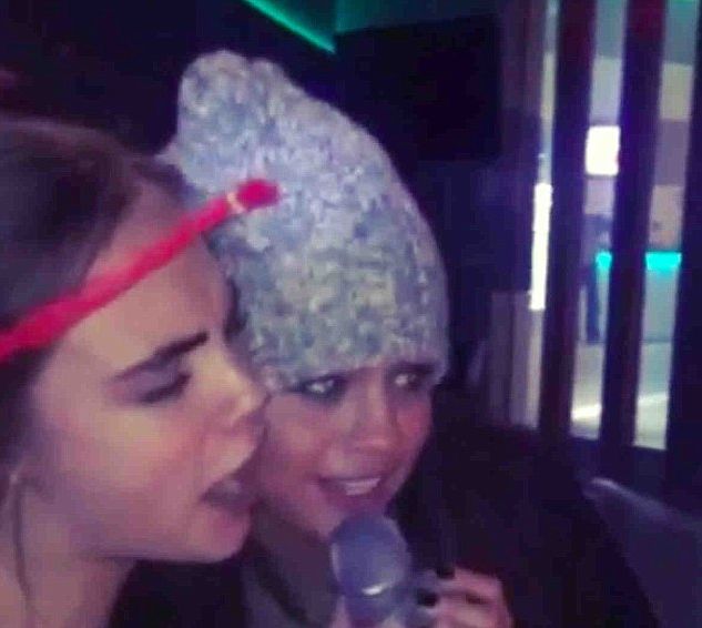 Kendall Jenner świętuje w towarzystwie Gomez i Delevingne 