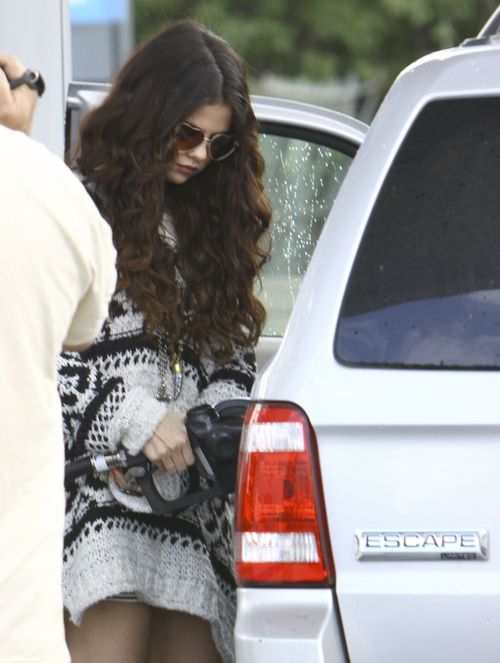 Selena Gomez na luzie, ale seksownie (FOTO)