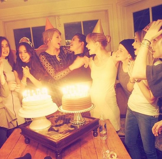 Siostry Haim imprezują z Gomez, Swift i Goulding (FOTO) Siostry Haim imprezują z Gomez, Swift i Goulding (FOTO)