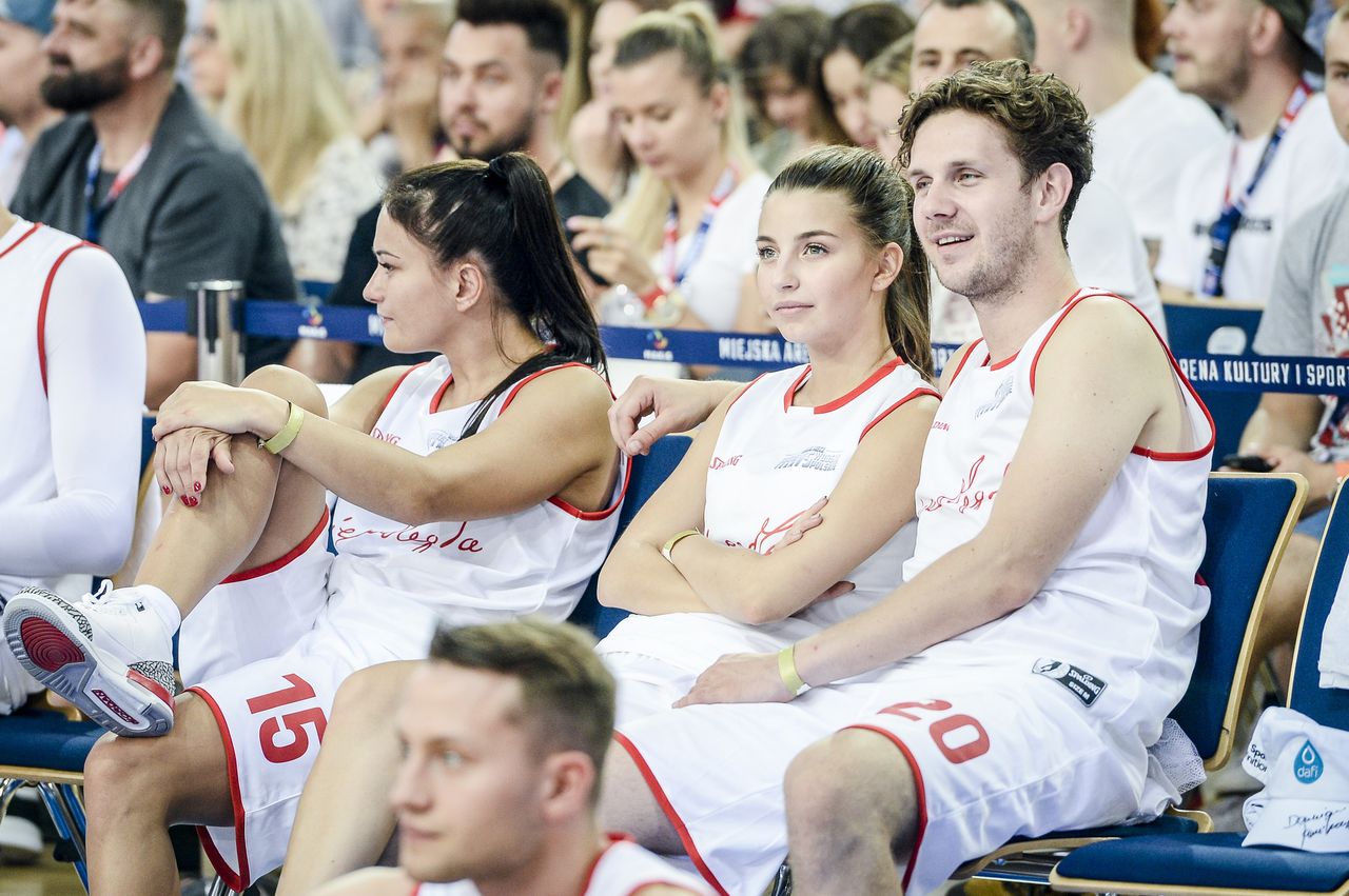 Julia Wieniawa, siostry Radwańskie i Joanna Liszowska zagrały z Gortatem (ZDJĘCI Julia Wieniawa, siostry Radwańskie i Joanna Liszowska zagrały z Gortatem (ZDJĘCI