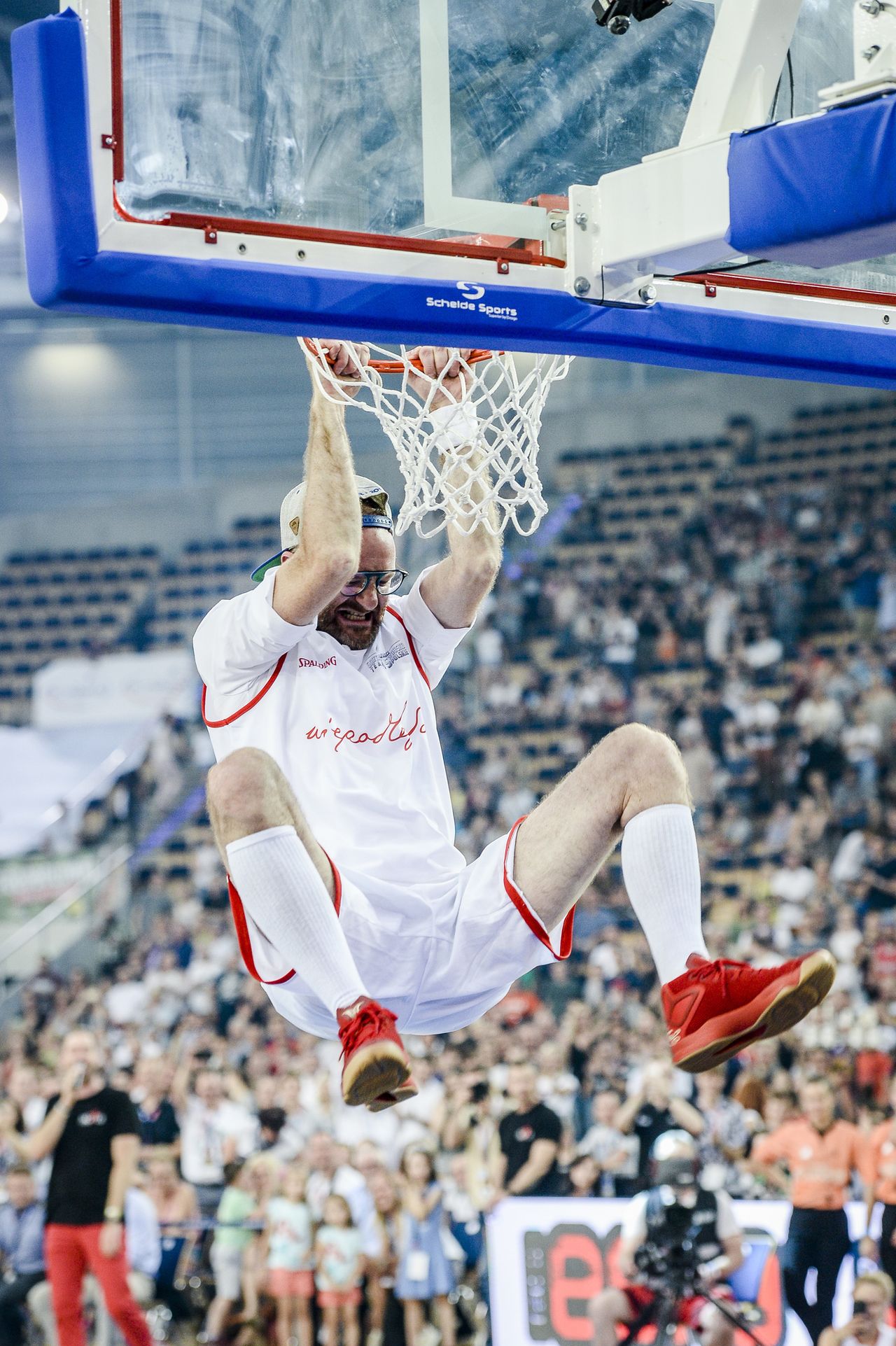 Julia Wieniawa, siostry Radwańskie i Joanna Liszowska zagrały z Gortatem (ZDJĘCI Julia Wieniawa, siostry Radwańskie i Joanna Liszowska zagrały z Gortatem (ZDJĘCI