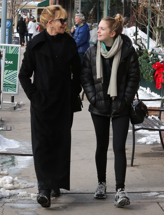 Przesuń się, Dakoto Johnson, pora na twoją siostrę Przesuń się, Dakoto Johnson, pora na twoją siostrę