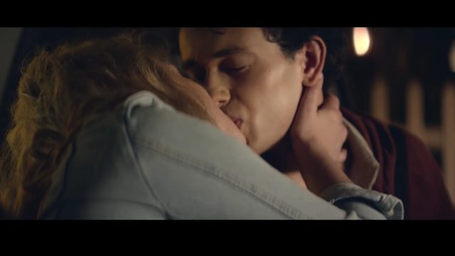 Dziewczyny płaczą, gdy oglądają tę reklamę [VIDEO]