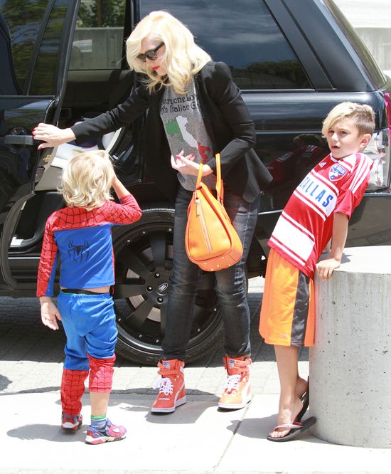 Gwen Stefani z synkami (FOTO)