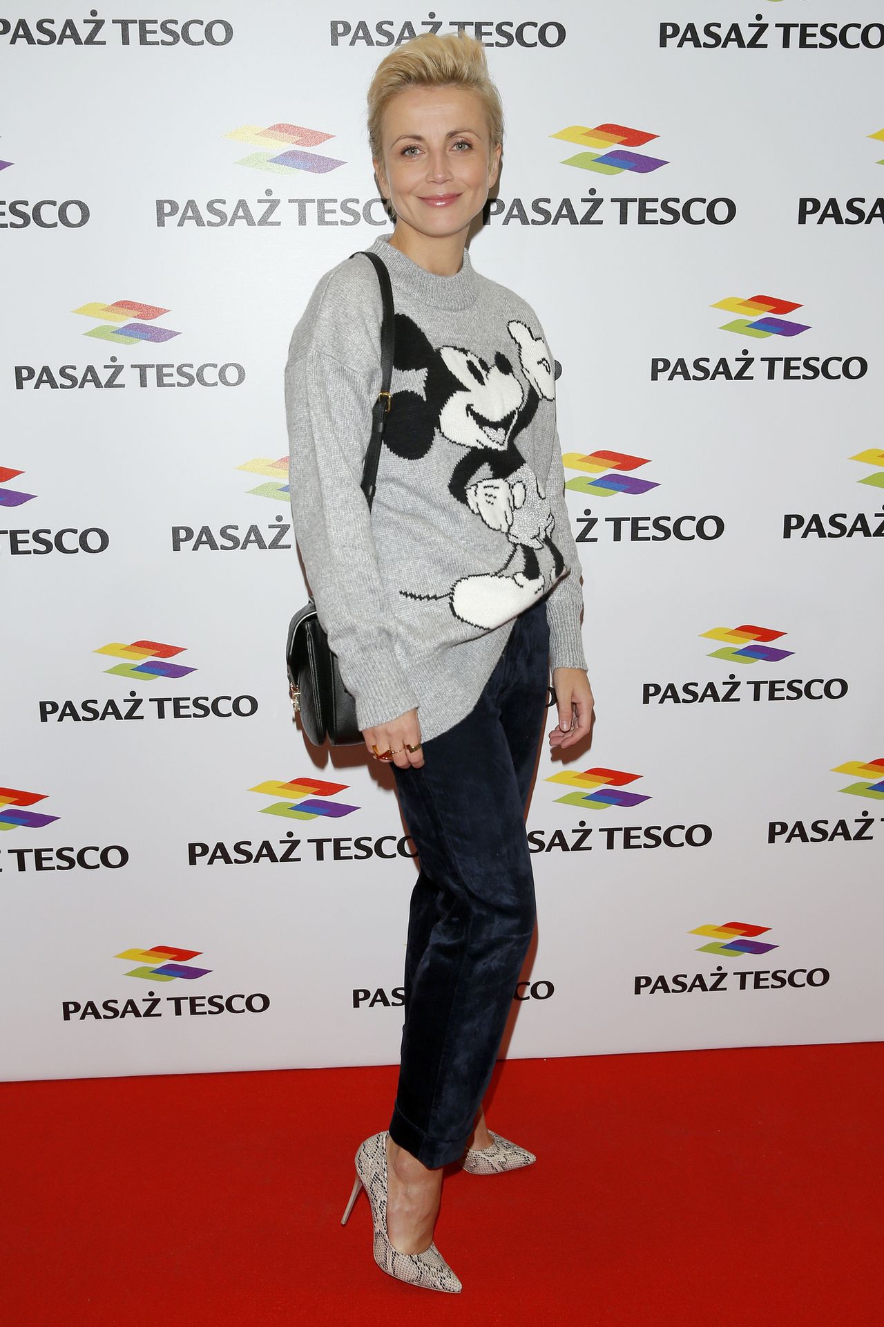 Gwiazdy w świątecznych stylizacjach - Rozenek, Halejcio, Jabłczyńska (ZDJĘCIA)