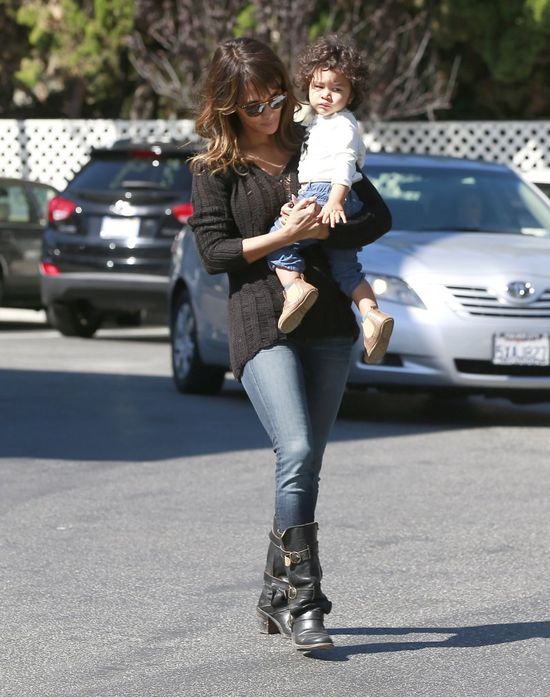 Synek Halle Berry wyrasta na słodziaka (FOTO)