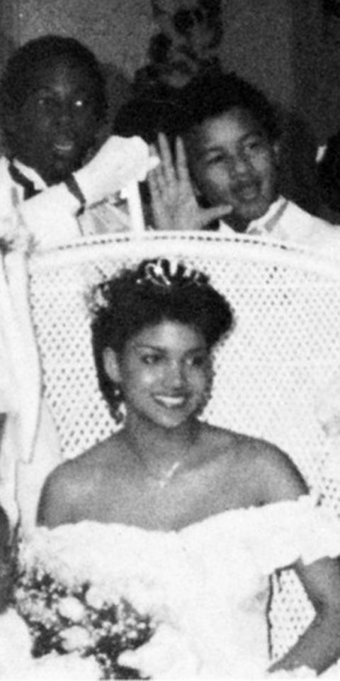 Szok! Tak wyglądały gwiazdy na swoich maturalnych balach Szok! Tak wyglądały gwiazdy na swoich maturalnych balach