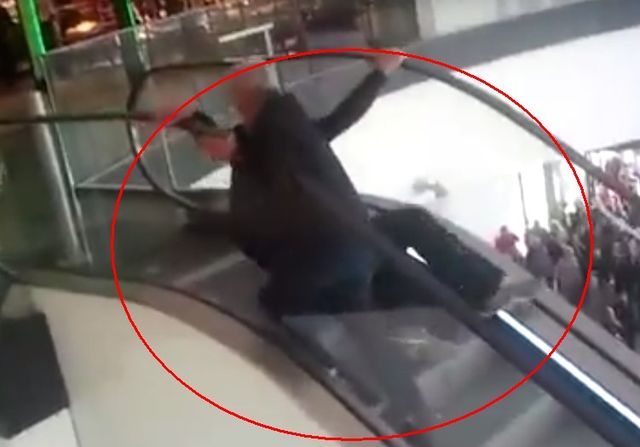 Daliby się zabić za darmowego hamburgera! (VIDEO) Daliby się zabić za darmowego hamburgera! (VIDEO)