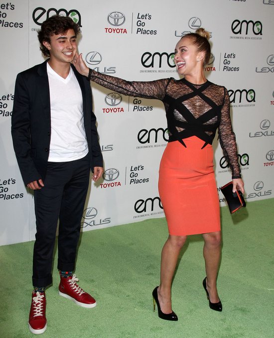 Kogo tak czule obejmuje Hayden Panettiere? (FOTO)