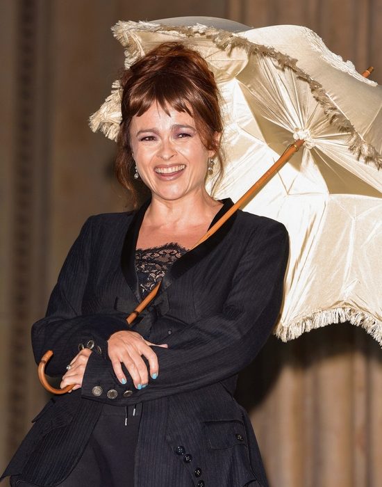 Helena Bonham Carter pozostaje wierna swemu stylowi (FOTO)