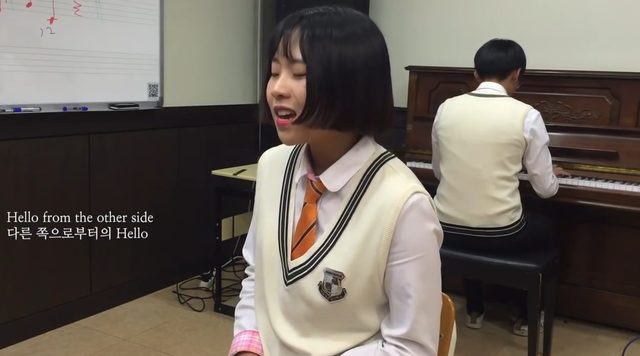 Ten cover Hello Adele ma już ponad 5 MILIONÓW odsłon [VIDEO]