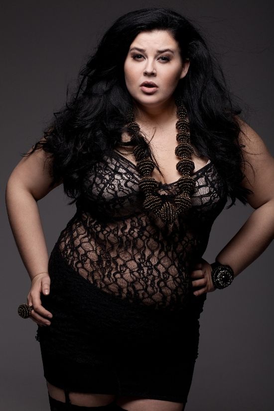 Puszysta uczestniczka Hell's Kitchen w bardzo odważnej sesji Puszysta uczestniczka Hell's Kitchen w bardzo odważnej sesji