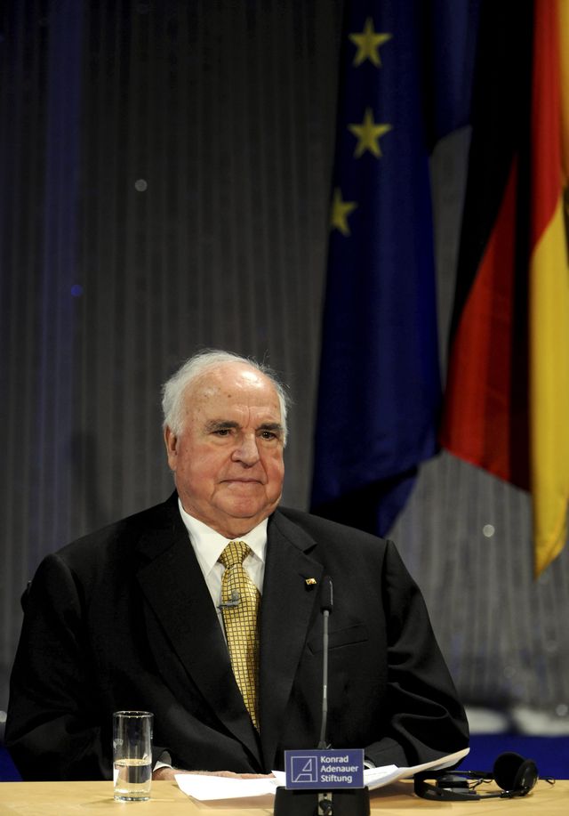 Zmarł Helmut Kohl, były kanclerz Niemiec, to on pomógł w karierze Angeli Merkel