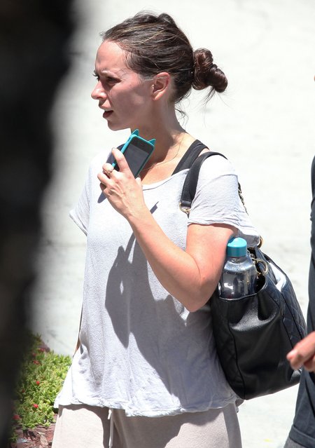 Jennifer Love Hewitt ma minę jak gumowa lala (FOTO)