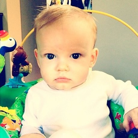 Hilary Duff podeksyctowana - Luca raczkuje (FOTO) Hilary Duff podeksyctowana - Luca raczkuje (FOTO)