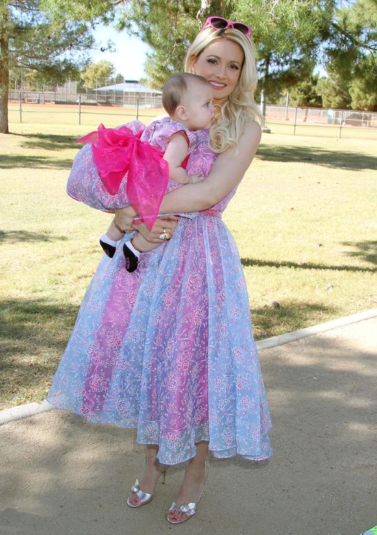 Holly Madison na tę imprezę zabrała córeczkę (FOTO)
