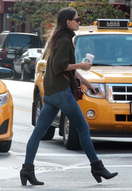 Katie Holmes znów chudnie? (FOTO) Katie Holmes znów chudnie? (FOTO)