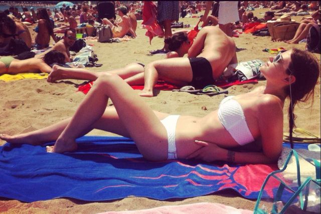 Kto się smaży na hiszpańskiej plaży? (FOTO)