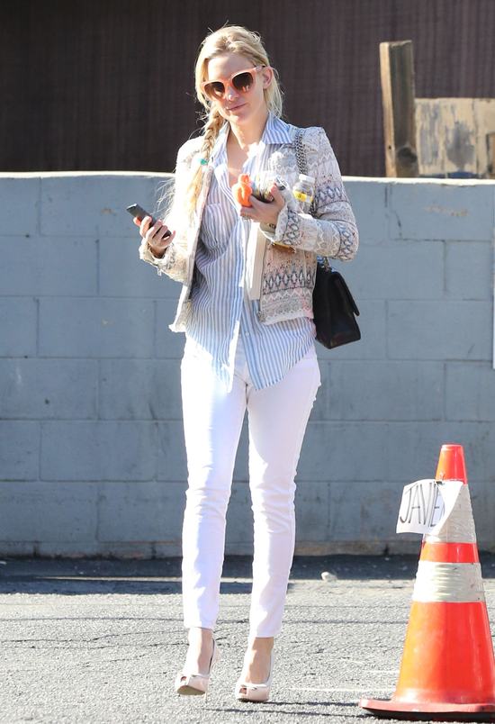 Kate Hudson nie wygląda na zaniedbaną mamuśkę (FOTO) Kate Hudson nie wygląda na zaniedbaną mamuśkę (FOTO)